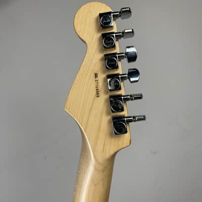 Fender American Series VG Stratocaster with Maple Fretboard 2007 - 2009 - 3-Color Sunburst image 6
