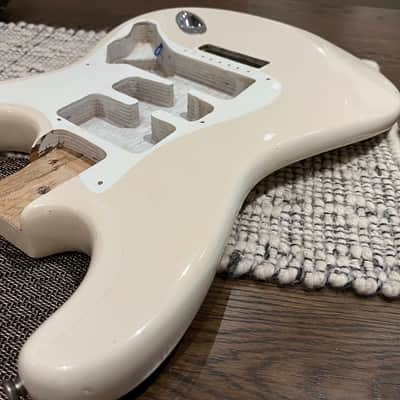 Tracer Performance Series 1994 - Aged White Loaded Stratocaster Body image 7