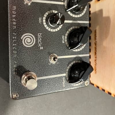 Spiral Electric FX Black II Modern Silicon Fuzz 2024 - Black image 3