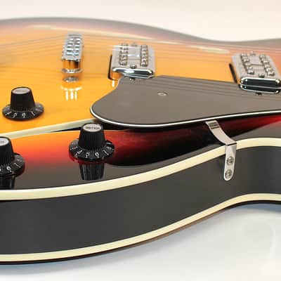 2013 Fender Modern Player Coronado II Semi-Hollow 3-Color Sunburst • HSC image 7