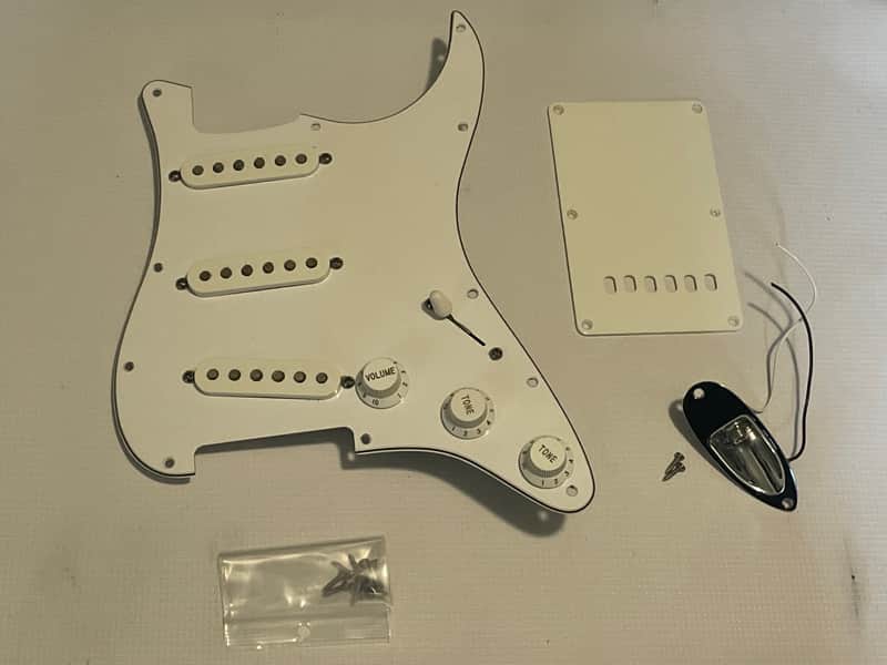 1993 MIM Fender Mexico Stratocaster White Loaded SSS Pickguard 11 Screw 3 Ply image 1