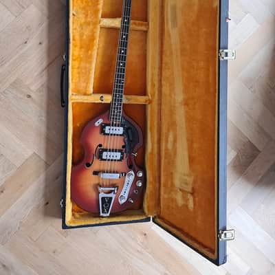Vox Astro IV Bass 1960s - Sunburst image 10