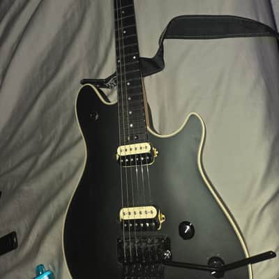 EVH Wolfgang USA with Ebony Fretboard, Floyd Rose, Black Hardware 2010s - Stealth Black image 3