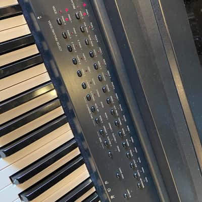 Yamaha Clavinova CVP-30 Electric Piano image 6