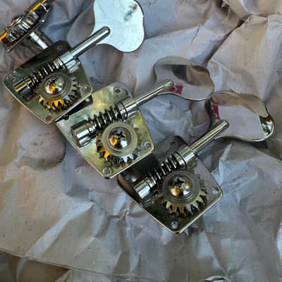 Fender Jazz Bass Tuners 2012 - Chrome image 1