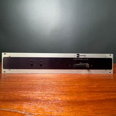 Roland RDE-1800 Digital Echo Plus Reverb Effects Box. Japanese