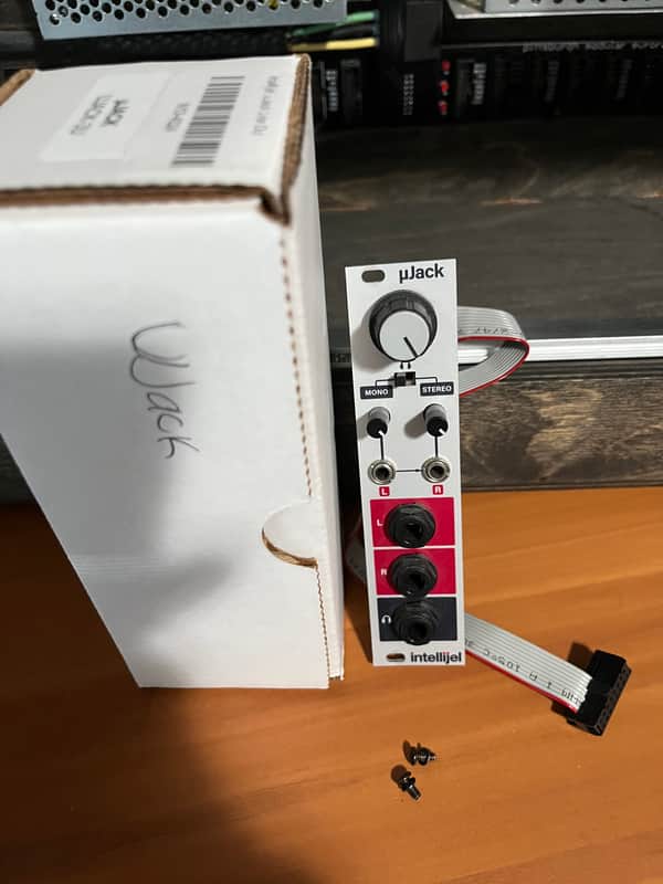 Intellijel uJack Line Level Output Eurorack Synth Module 2013 - 2018 - Silver image 1