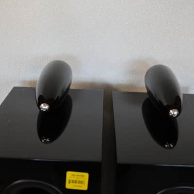 Bowers & Wilkins 705 S2 Gloss Black Bookshelf Speaker Pair image 4