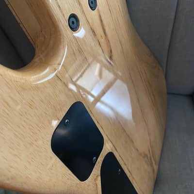 Roscoe Classic 5 - Aguilar Pickups/Bartolini 3 band Preamp 2019 Spalted Clear finish image 3