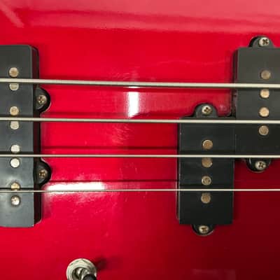 Kramer Striker 700ST Bass Guitar - Red image 10