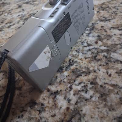 Sony Microcassette-corder M-647V 1980s/90s - Grey image 2
