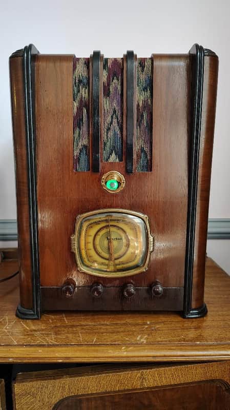 Antique Spartan 628 tube radio in excellent condition restored  - 1930's image 1
