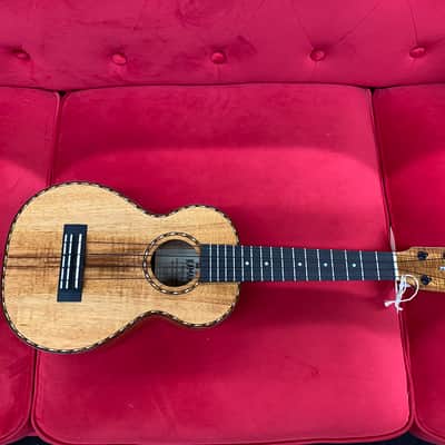 Kamaka HF-2D Deluxe Koa Concert Ukulele with Case image 2