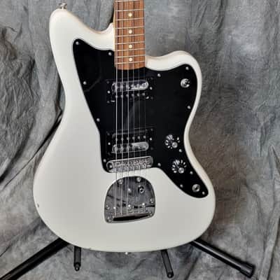 MOJO COOL 2017 Fender Standard Jazzmaster HH Olympic White Beauty! image 2