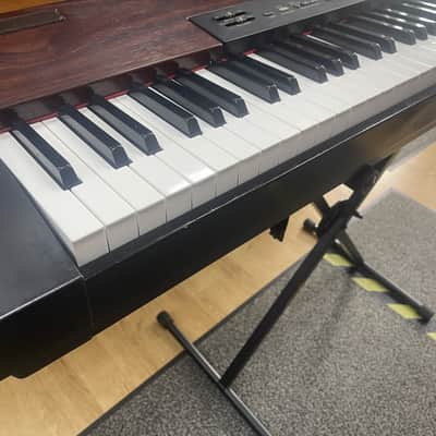 USED Yamaha P120 digital piano - weighted keys, touch responsive image 1