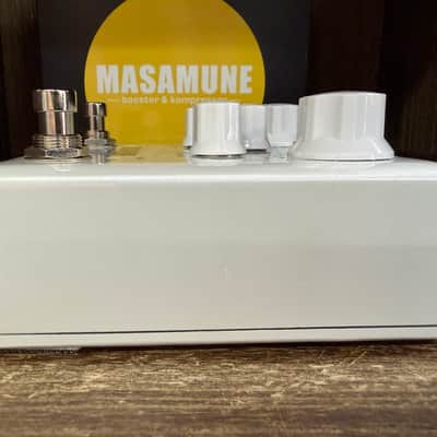 NuX NBK-5 Masamune With Box Booster and Kompressor 2010s - White image 4