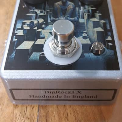 Gilmour Guitar BigRock Fuzz Pedal - Handcrafted in the UK image 2