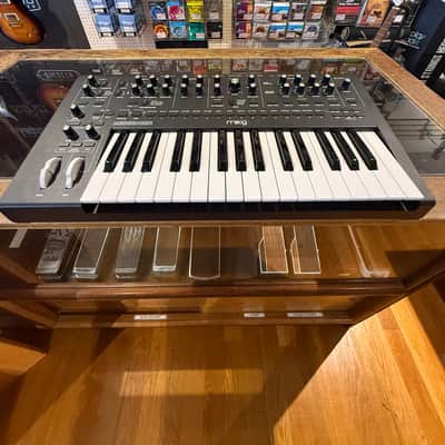 Moog Messenger 32-Key Monophonic Synthesizer 2025 - Present - Black image 8