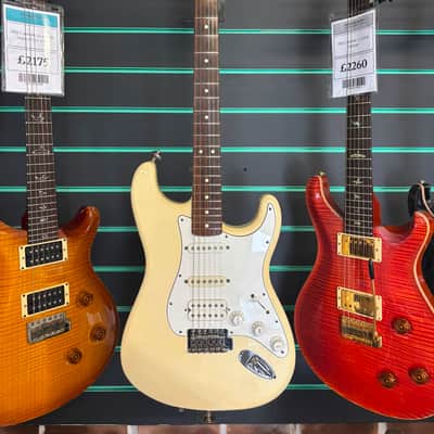 Fender Standard Stratocaster 2001 Electric Guitar image 2