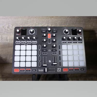 Hercules P32 USB DJ Controller image 1