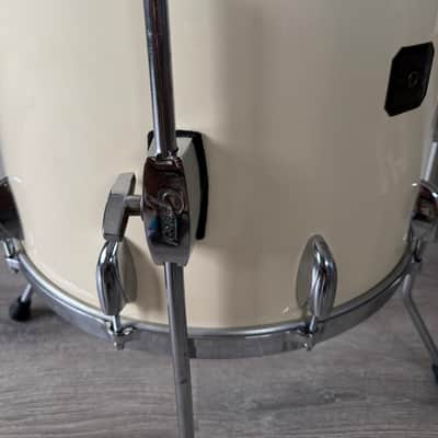 Gretsch Vintage Early 1980s 16x18 (18 Diameter) Floor Tom Jasper Shell White Nitron 100% Original Except Heads image 7