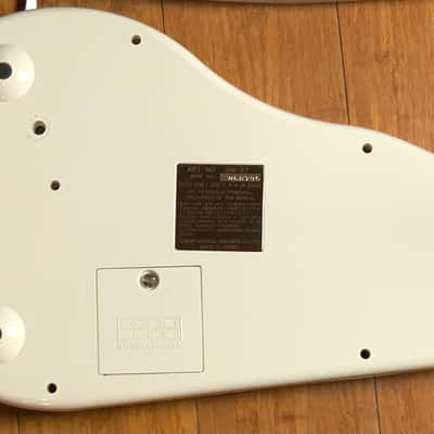 Suzuki OM-27 Omnichord with Power Adapter & Original Soft Case / Packaging 1981 - Ivory image 8