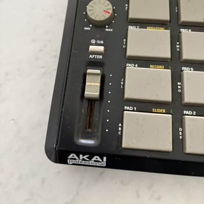 Akai MPC500 Music Production Center 2006 - 2013 - Black image 3
