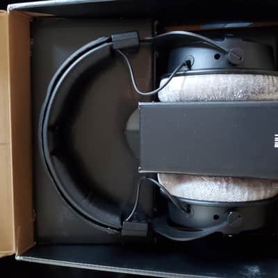 Beyerdynamic DT 770 PRO X Limited Edition 48 Ohm Closed Back Studio Headphones 2024 - Black image 11