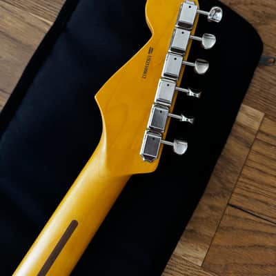 Fender Am Pro Clsc Strat RW FDKR 2025 image 9