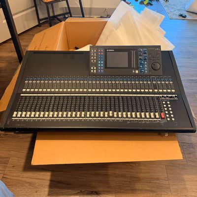 Yamaha LS9-32 Digital Mixing Console 32-Channel Mixer (CLEAN) image 2