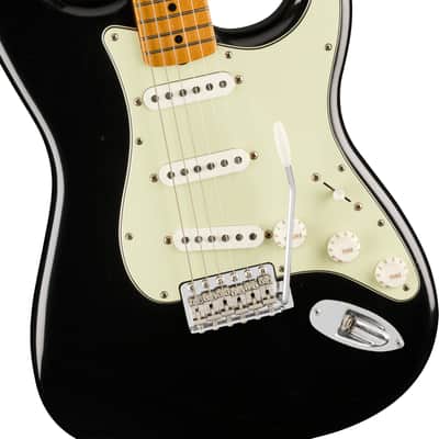 Fender Limited Edition Vintera II Road Worn '60s Stratocaster, Maple Fingerboard, Black image 2