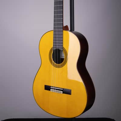 Yamaha GC22S Classical Guitar Natural with Solid Spruce Top image 5