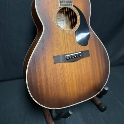 Fender Paramount PS-220E image 2