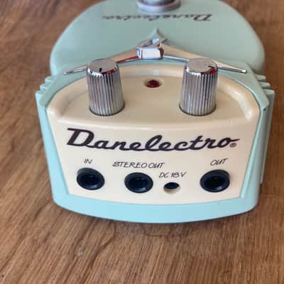 Danelectro Cool Cat Chorus Blue 18V version image 3