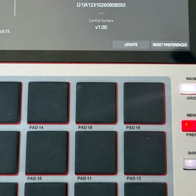 Akai MPC One+ Portable Bundle – Retro Skin + XT Power Battery image 3