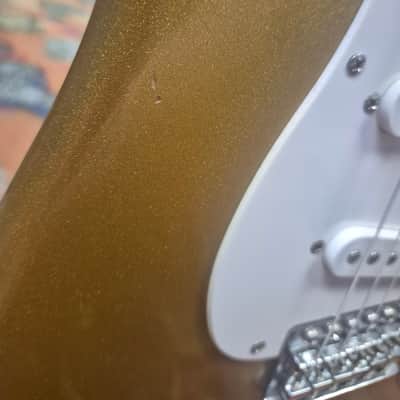 Squier Affinity stratocaster 20th anniversary 2002 - Gold sparkle image 2