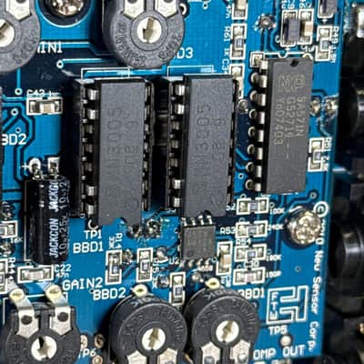 Electro-Harmonix Deluxe Memory Man Tap Tempo with Panasonic MN3005 Chip 2010s - Blue image 11
