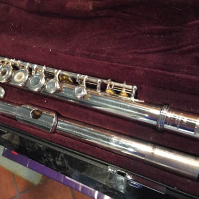 Yamaha YFL-481H solid silver low B flute In original box image 4