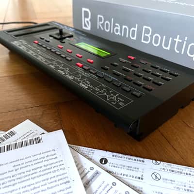 Roland D-05 Boutique Series Linear Synthesizer - complete set image 4