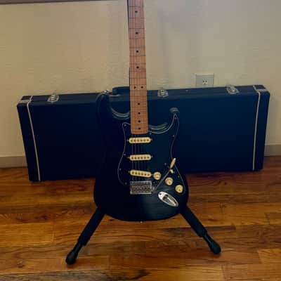 Fender FSR Special Edition Standard Stratocaster with Maple