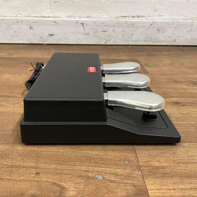 Nord Triple Pedal | Second Hand image 2