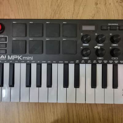 Akai MPK Mini MKIII 25-Key MIDI Controller 2020 - Present - Red with Black Keys