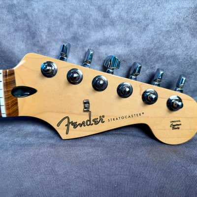 Fender Player Plus Stratocaster Loaded Neck Pau Ferro 2022