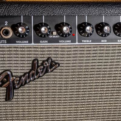 Fender Champion 30 DSP 2-Channel 30-Watt 1x10" Guitar Practice Amp with Onboard Effects 2002 - 2004 - Black image 4
