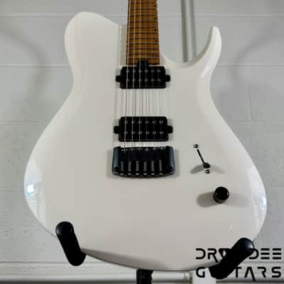 Balaguer USA Series Seraph Modern Electric Guitar w/ Case (324) - Gloss Metallic Jewel White image 8
