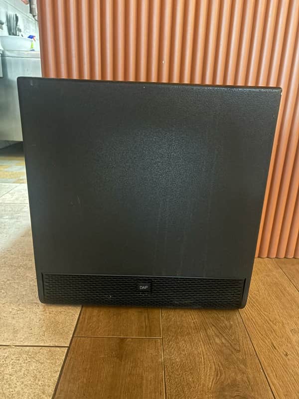 DAP Xi-28 MKII caisson de basses d'installation (noir) imagen 1