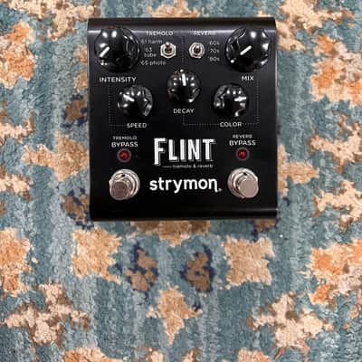 Strymon Flint Reverb and Tremolo V1 2020 - 2021 - Black with Black