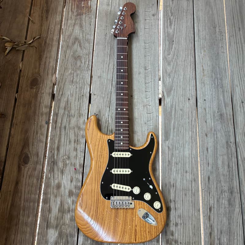 Fender Limited Edition American 70s CBS Big Headstock Professional Stratocaster with Rosewood Neck - Aged Natural Full Rosewood neck.