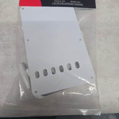 Fender 099-1362-000 Stratocaster Accessory Kit 2010s - White image 3