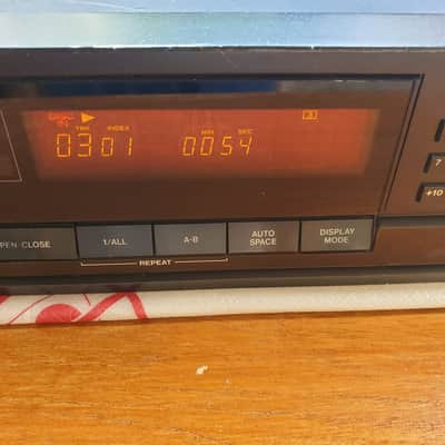 TASCAM CD-401 Mark 1 1990 - Black image 12